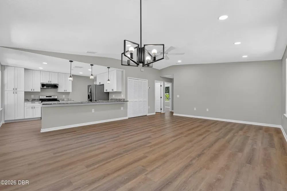 288 Mcmillon Drive Orange City, FL 32763