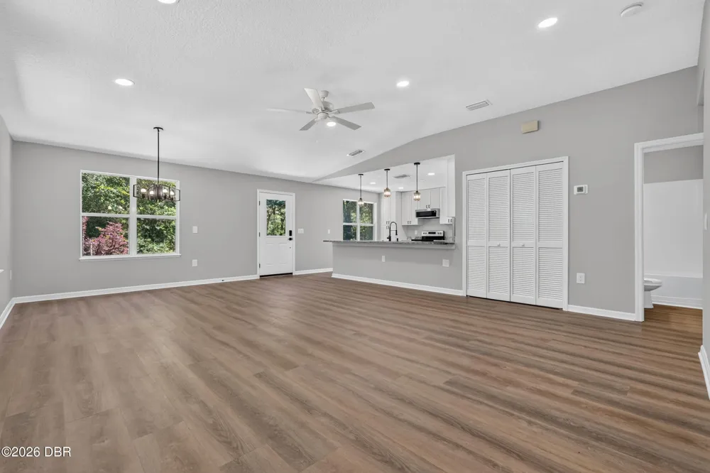 288 Mcmillon Drive Orange City, FL 32763