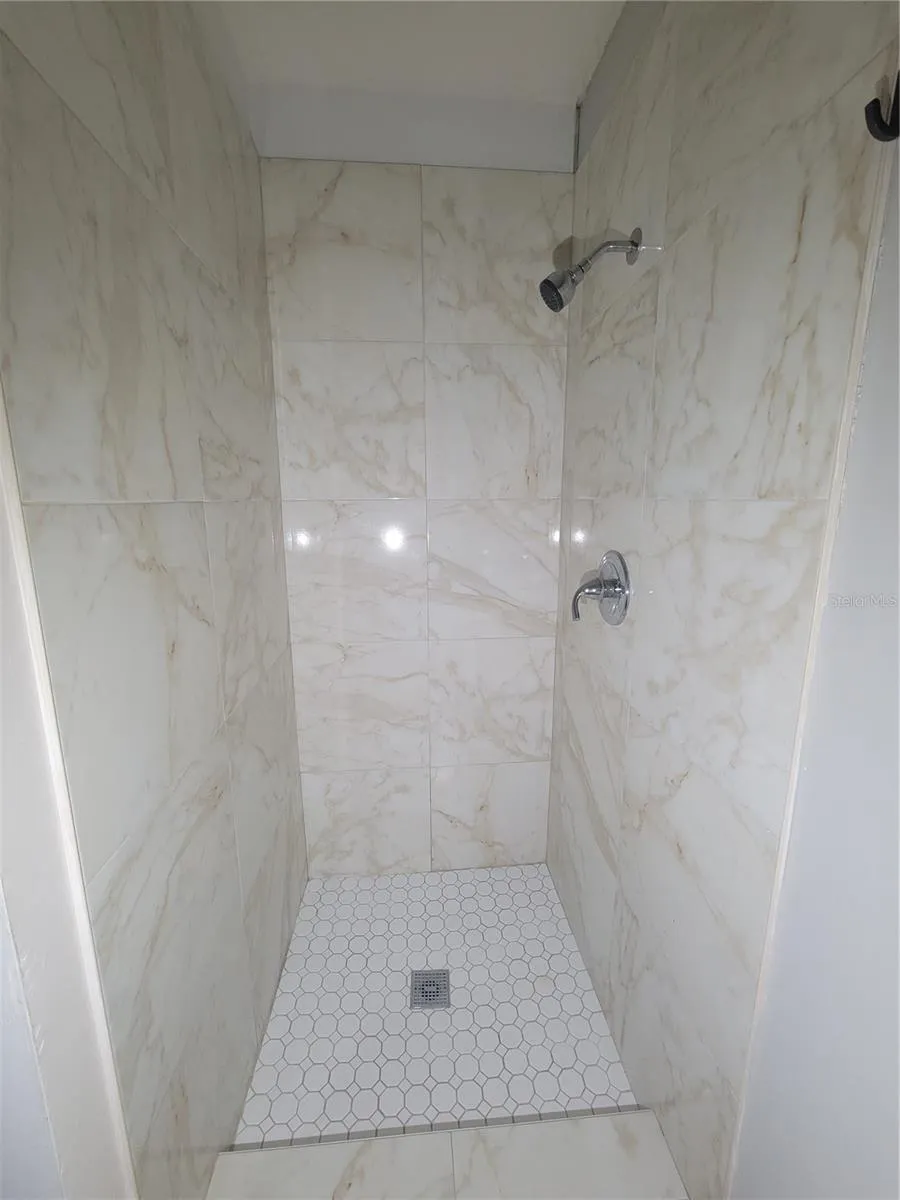 9827 DEAN COVE LANE Orlando, FL 32825