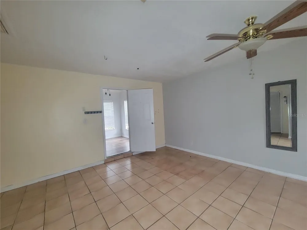 9827 DEAN COVE LANE Orlando, FL 32825