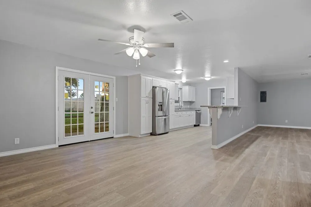 1347 E Palm Drive Winnie, TX 77665