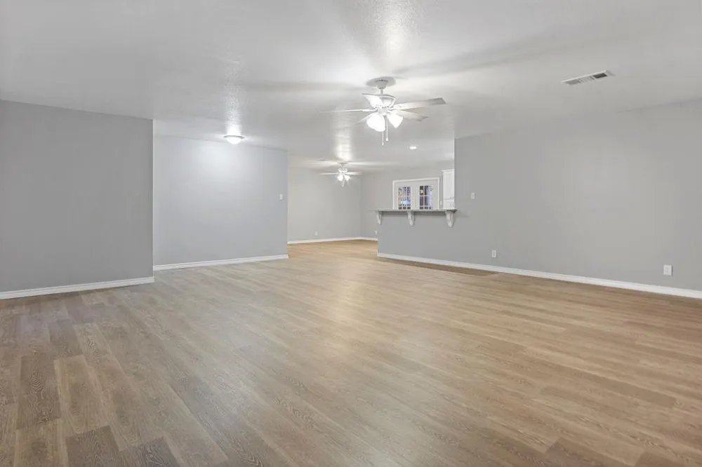 1347 E Palm Drive Winnie, TX 77665