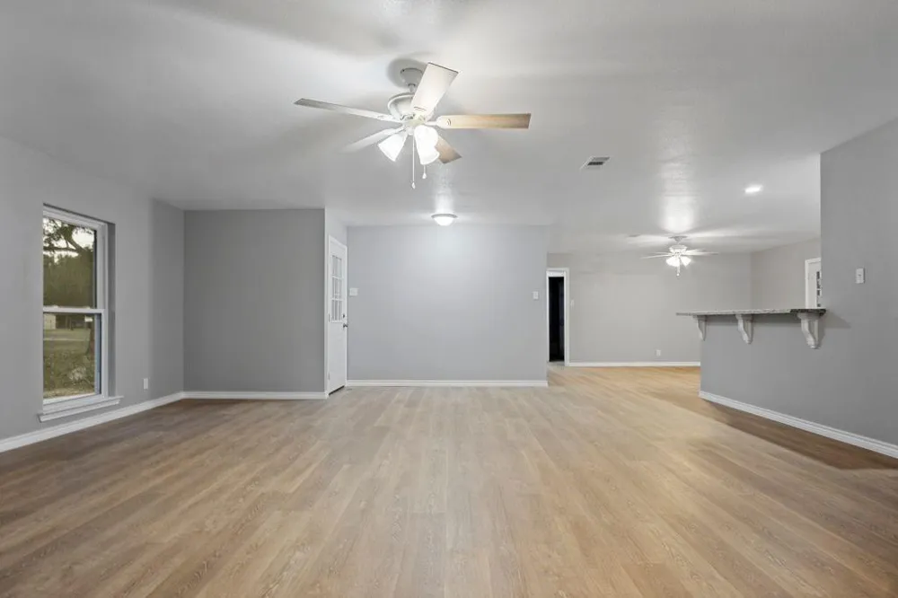 1347 E Palm Drive Winnie, TX 77665