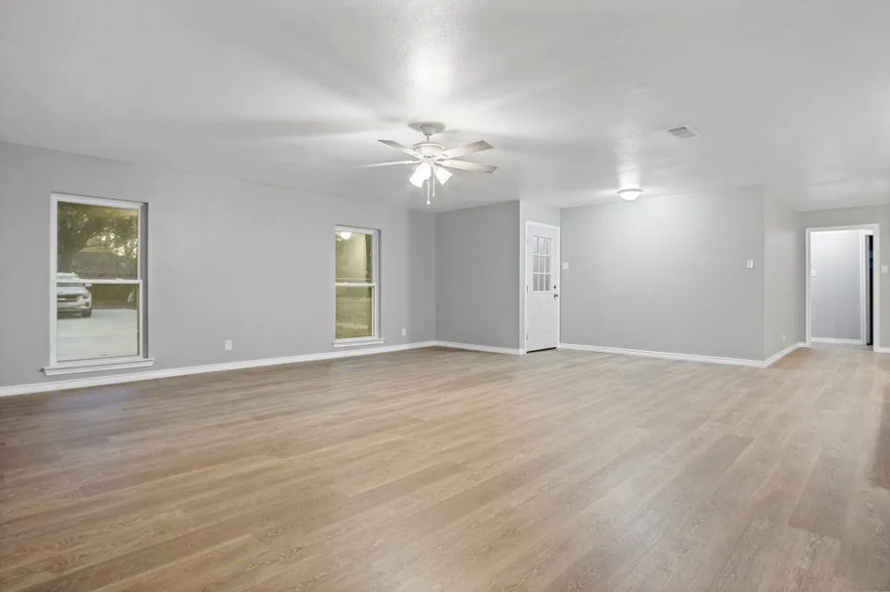 1347 E Palm Drive Winnie, TX 77665