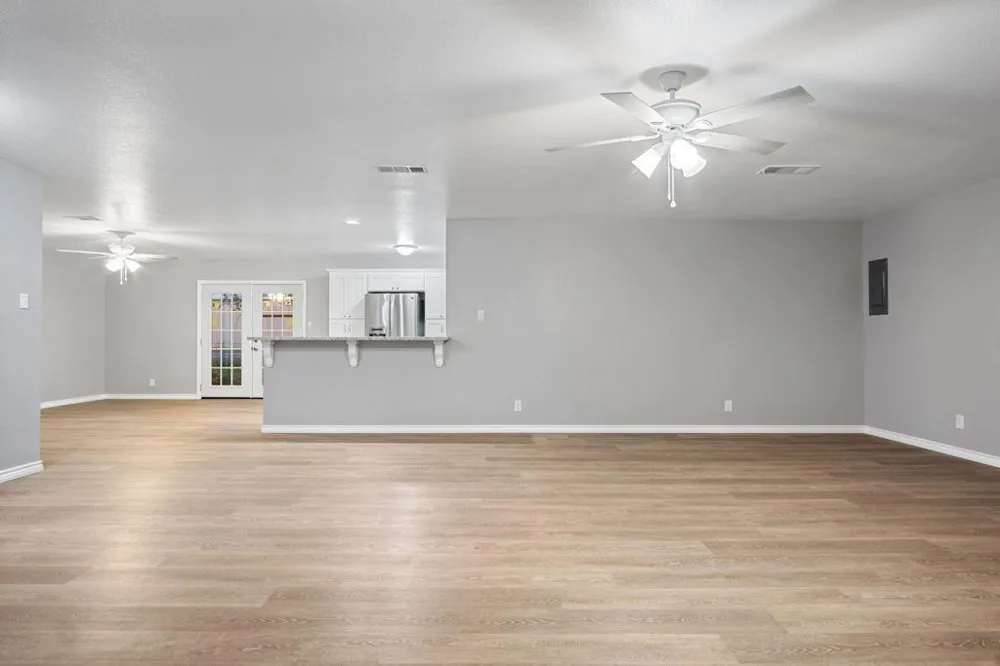 1347 E Palm Drive Winnie, TX 77665