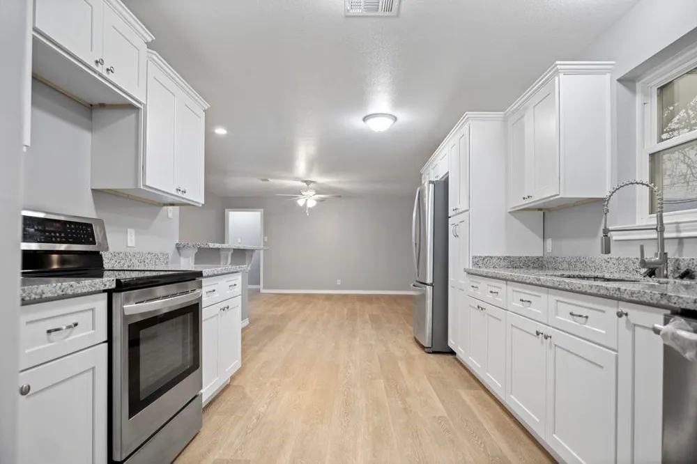 1347 E Palm Drive Winnie, TX 77665