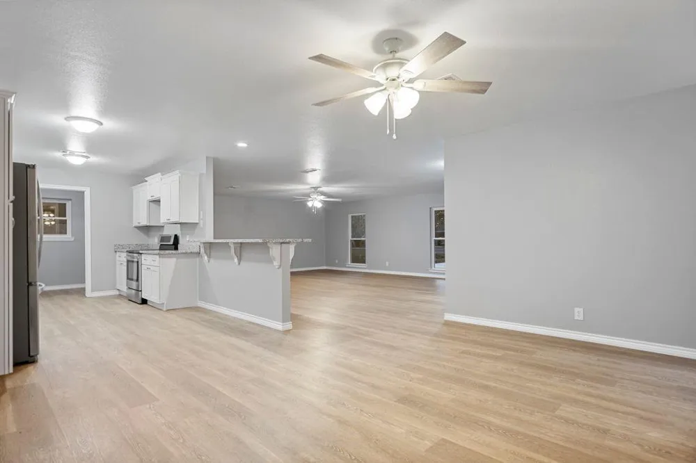1347 E Palm Drive Winnie, TX 77665