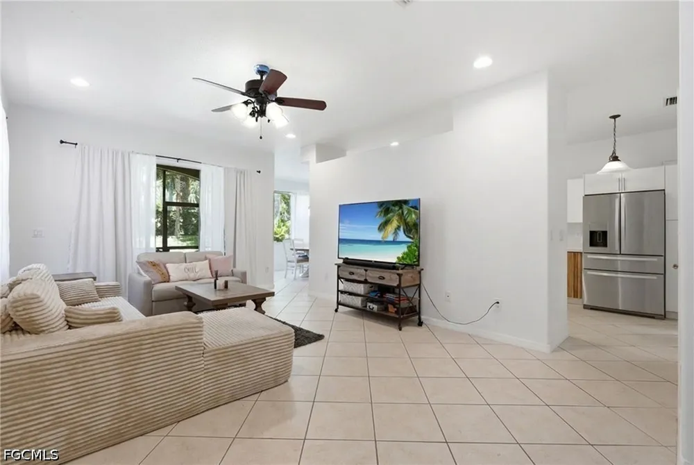 Larino Loop Estero, FL 33928