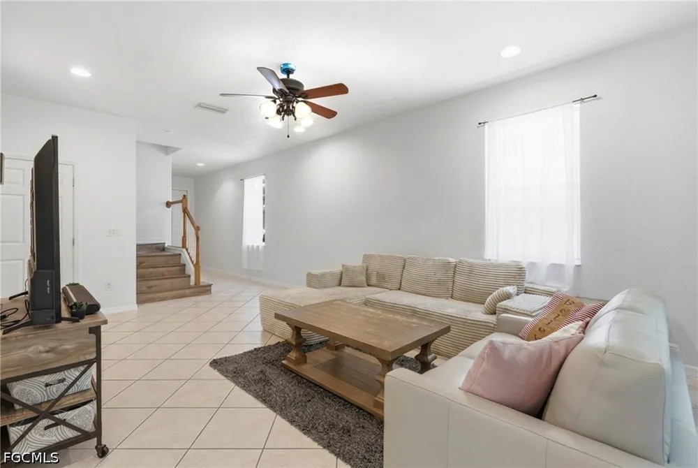 Larino Loop Estero, FL 33928