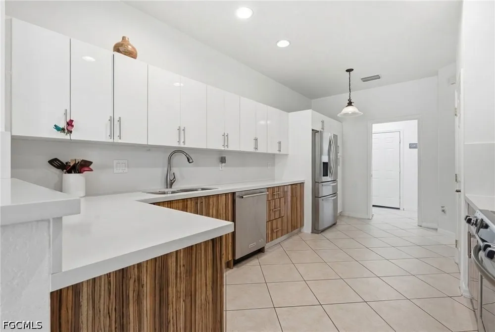 Larino Loop Estero, FL 33928