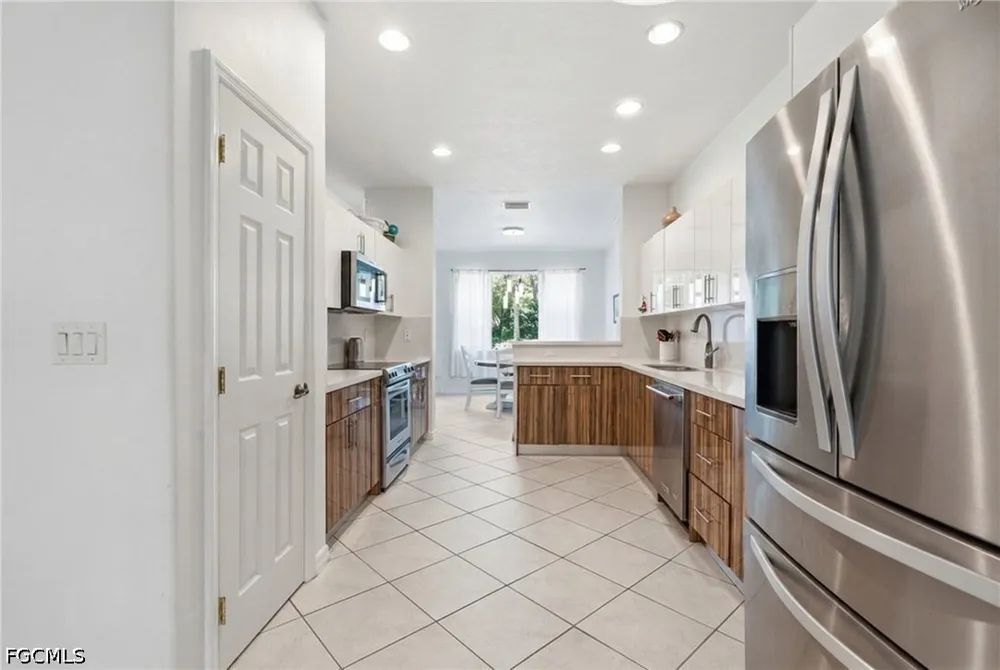 Larino Loop Estero, FL 33928