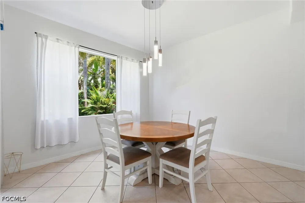 Larino Loop Estero, FL 33928