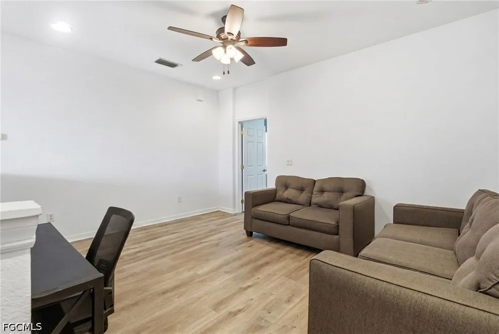 Larino Loop Estero, FL 33928