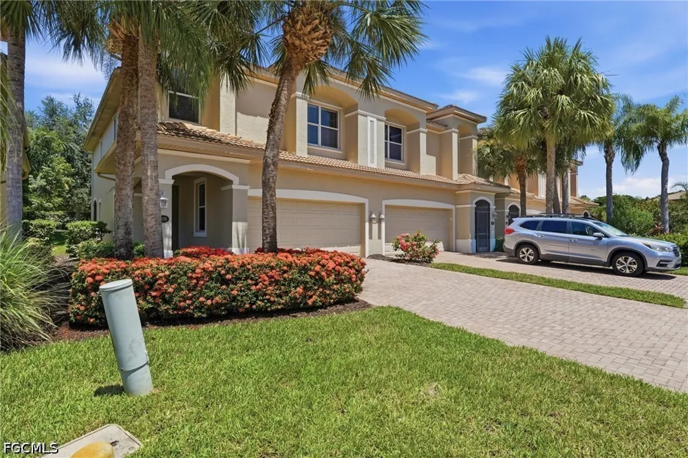 Larino Loop Estero, FL 33928