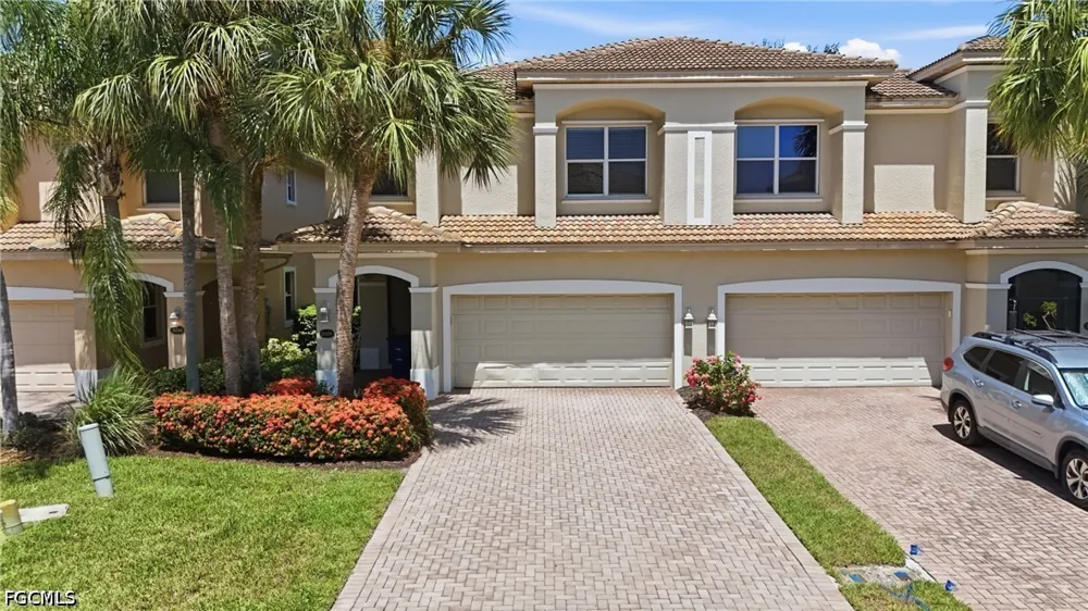 Larino Loop Estero, FL 33928
