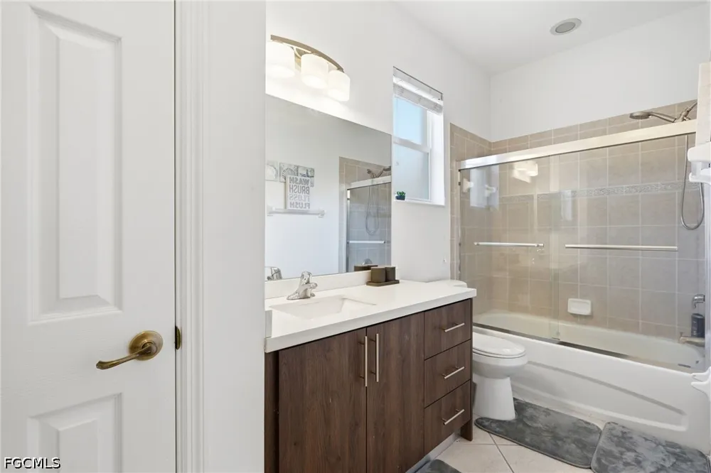 Larino Loop Estero, FL 33928