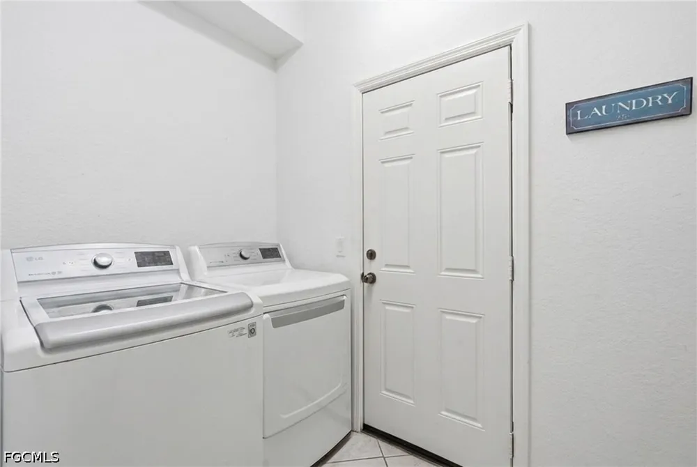 Larino Loop Estero, FL 33928