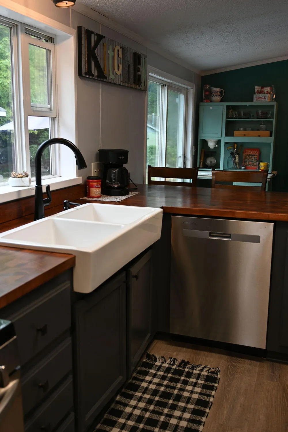 931 W Barney Avenue Muskegon, MI 49441