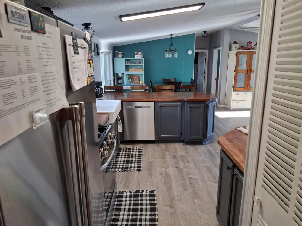 931 W Barney Avenue Muskegon, MI 49441