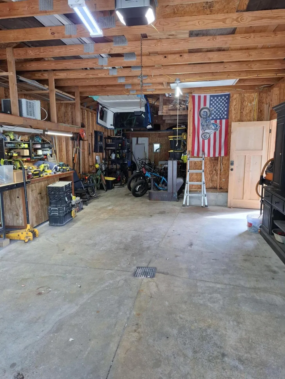 931 W Barney Avenue Muskegon, MI 49441