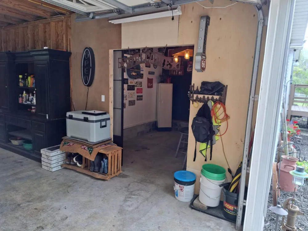 931 W Barney Avenue Muskegon, MI 49441