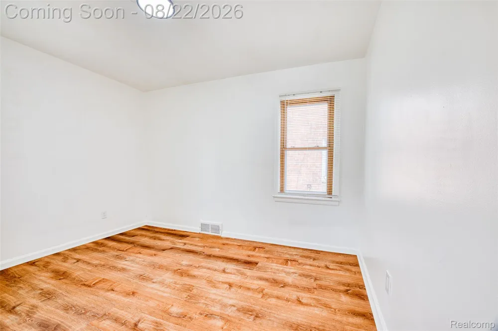 11395 Hazelton Redford Charter Township, MI 48239