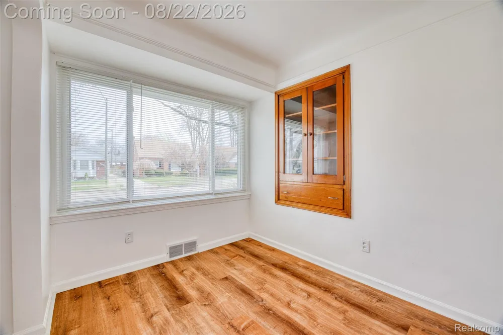 11395 Hazelton Redford Charter Township, MI 48239