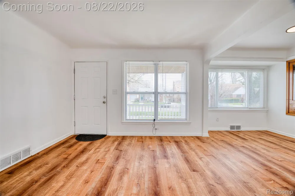 11395 Hazelton Redford Charter Township, MI 48239
