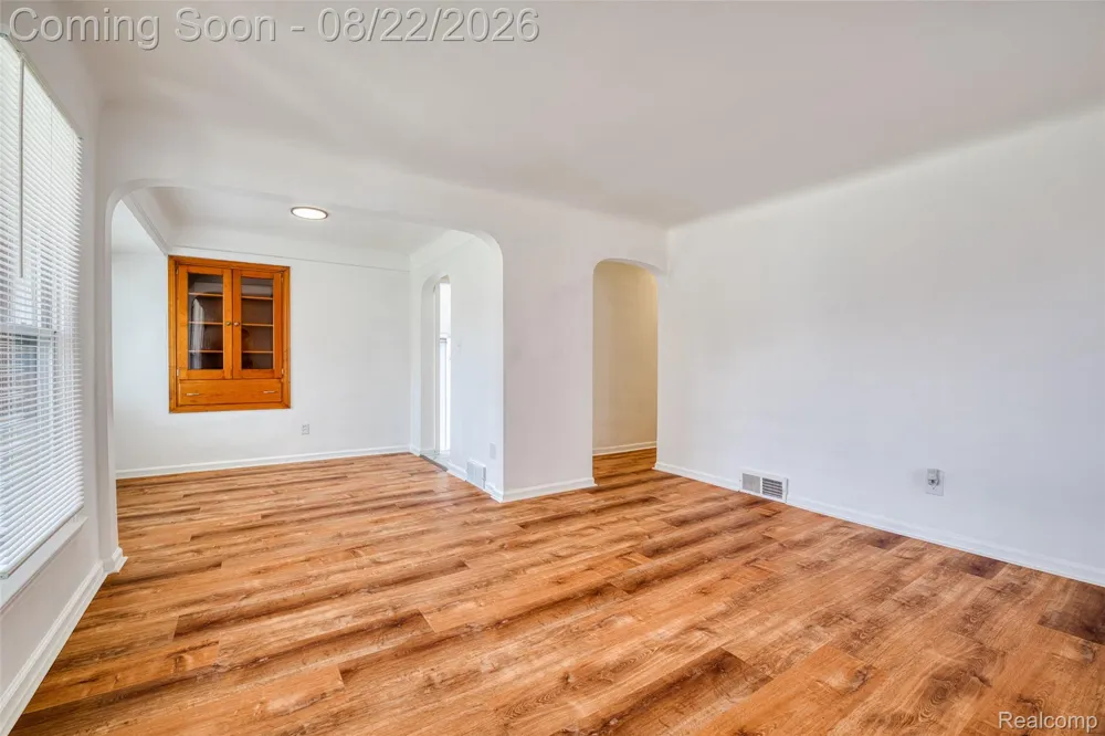 11395 Hazelton Redford Charter Township, MI 48239