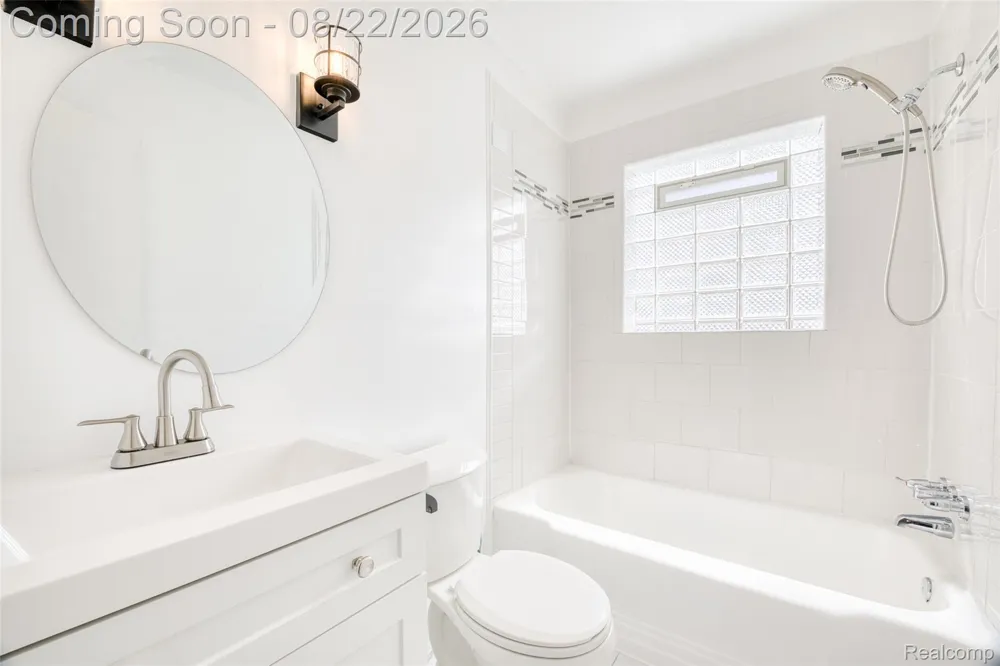 11395 Hazelton Redford Charter Township, MI 48239