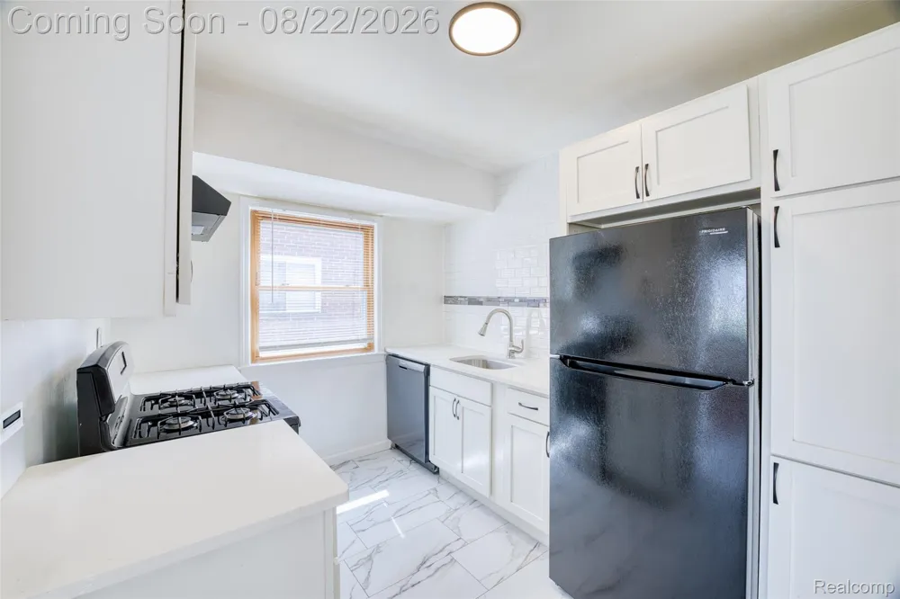 11395 Hazelton Redford Charter Township, MI 48239