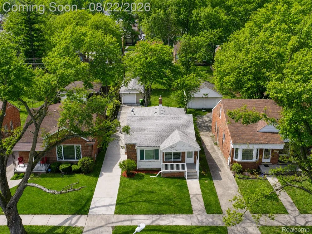 11395 Hazelton Redford Charter Township, MI 48239