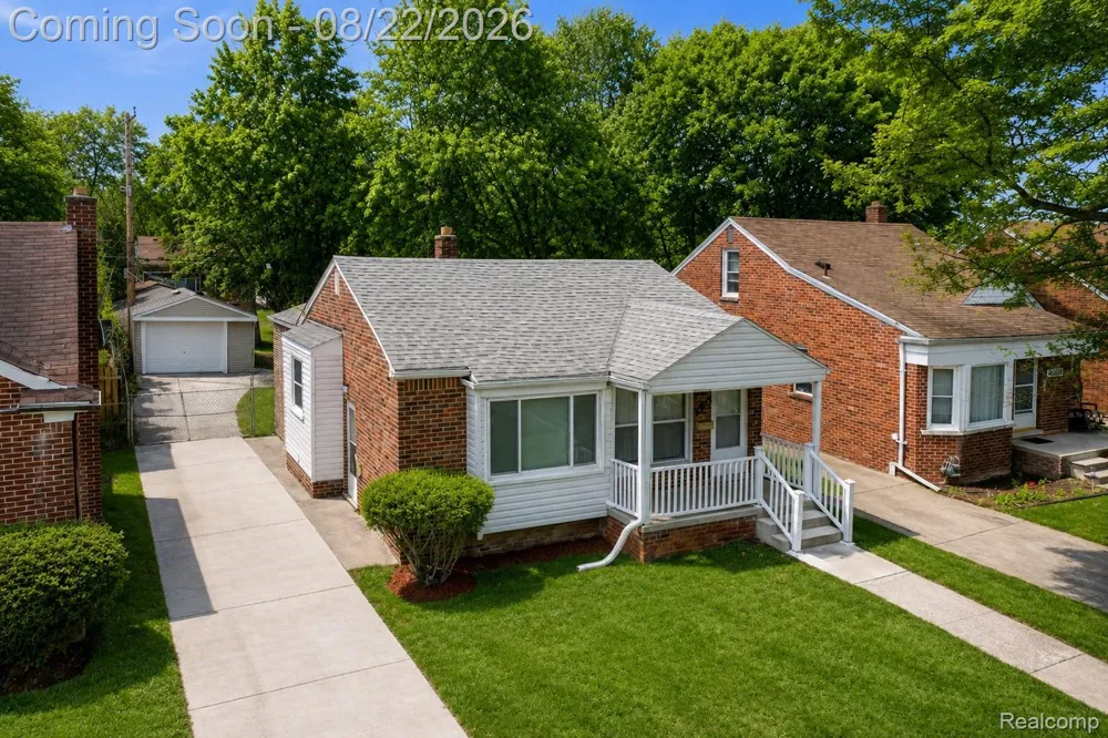 11395 Hazelton Redford Charter Township, MI 48239