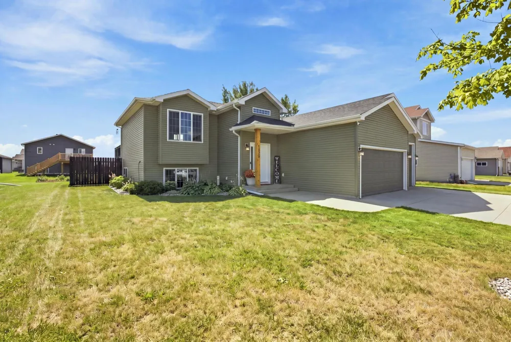1829 43rd Avenue S Moorhead, MN 56560