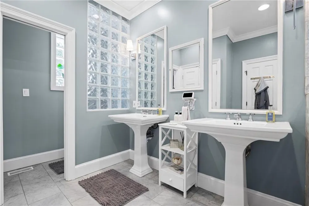 175 Forrest Lake Drive Sandy Springs, GA 30327
