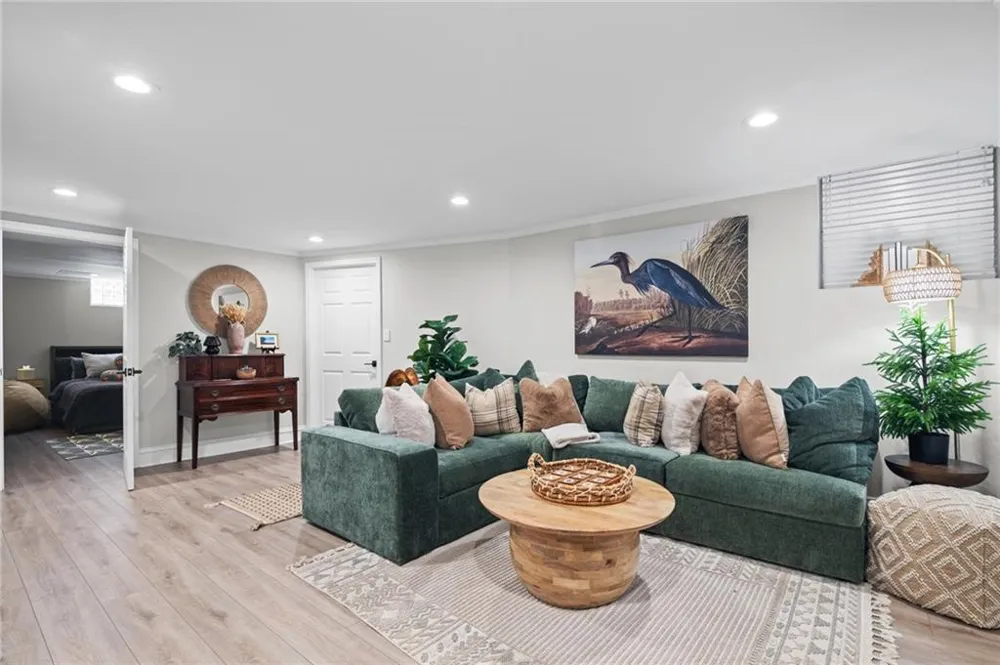 175 Forrest Lake Drive Sandy Springs, GA 30327