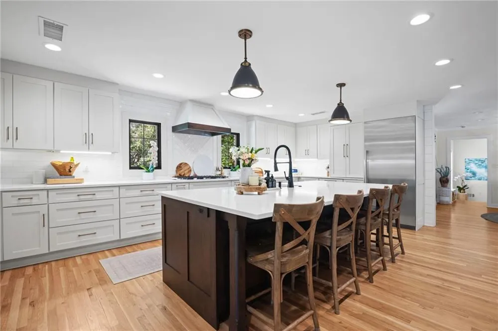 175 Forrest Lake Drive Sandy Springs, GA 30327