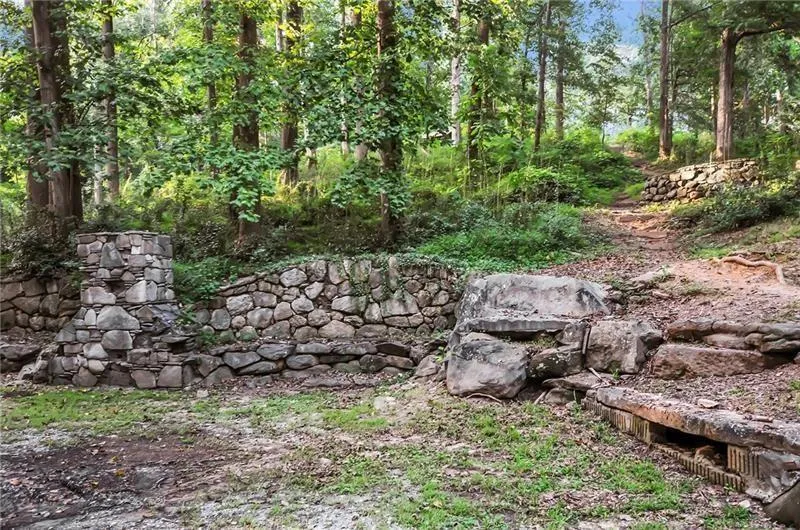 175 Forrest Lake Drive Sandy Springs, GA 30327