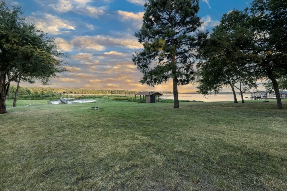 61 Rocky Point Road Mount Vernon, TX 75457