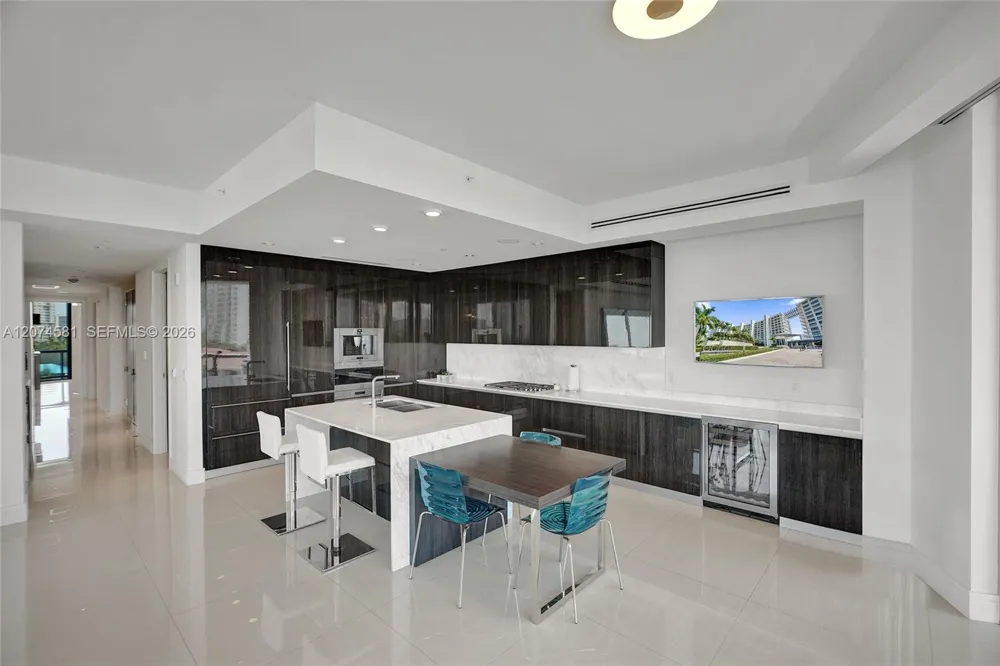 3250 NE 188th St #501 Aventura, FL 33180