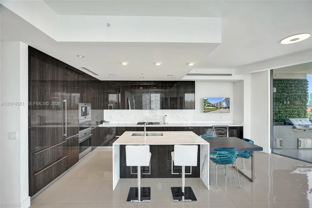 3250 NE 188th St #501 Aventura, FL 33180