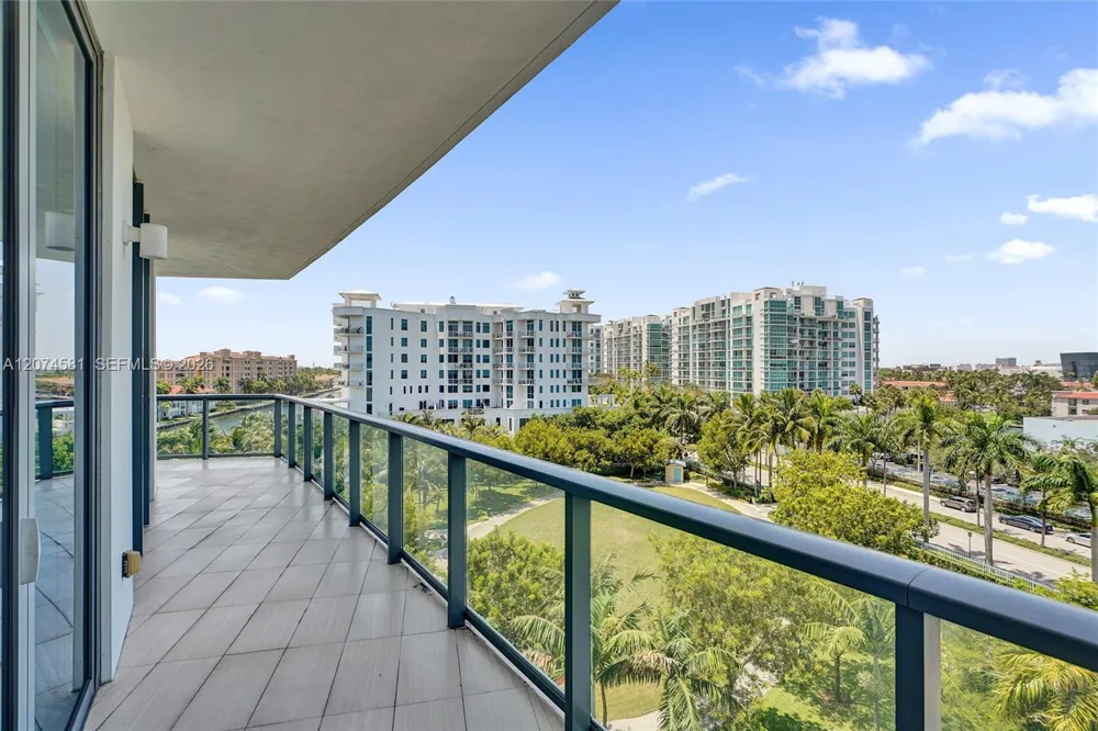3250 NE 188th St #501 Aventura, FL 33180