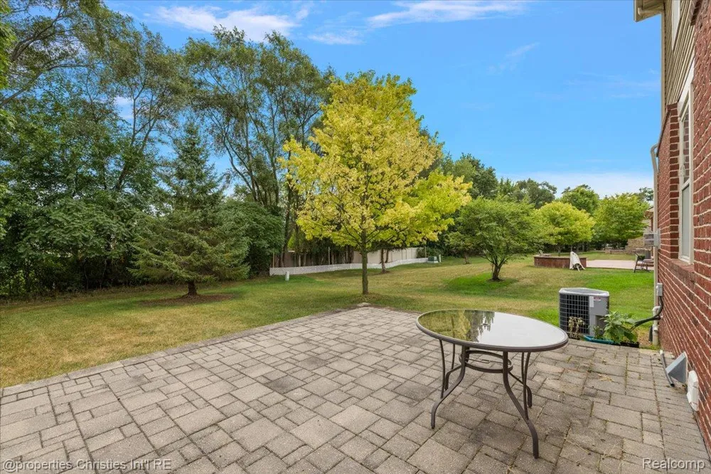24354 Amanda Lane Novi City, MI 48375
