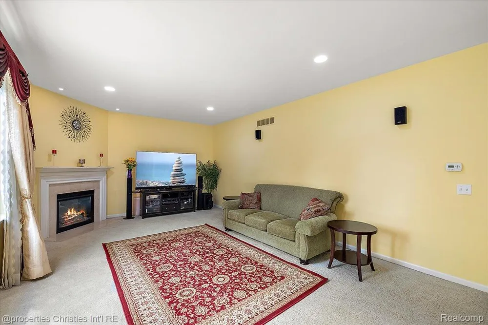 24354 Amanda Lane Novi City, MI 48375