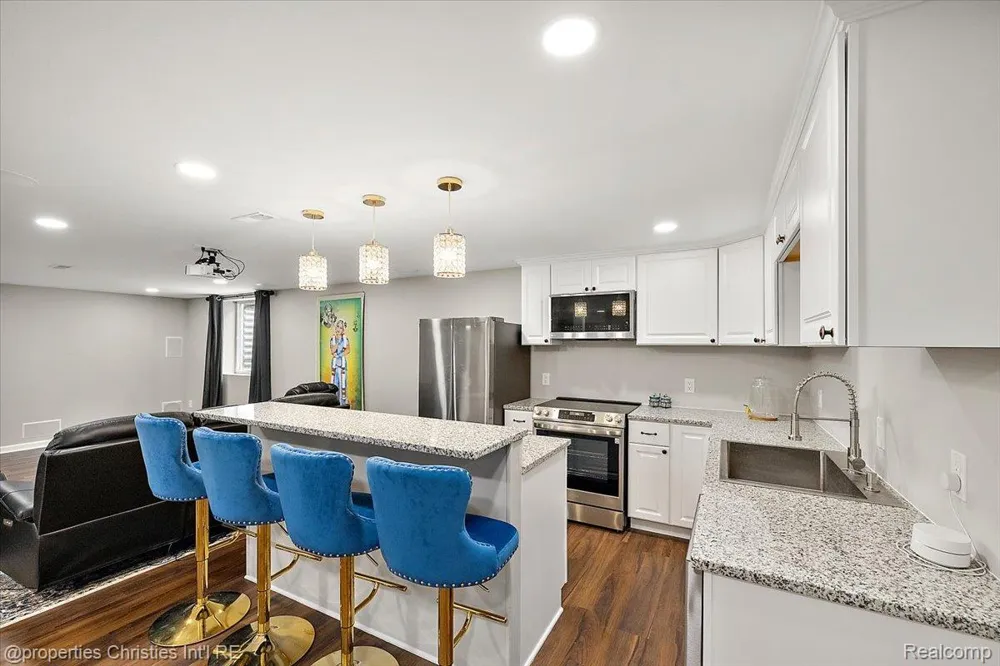 24354 Amanda Lane Novi City, MI 48375