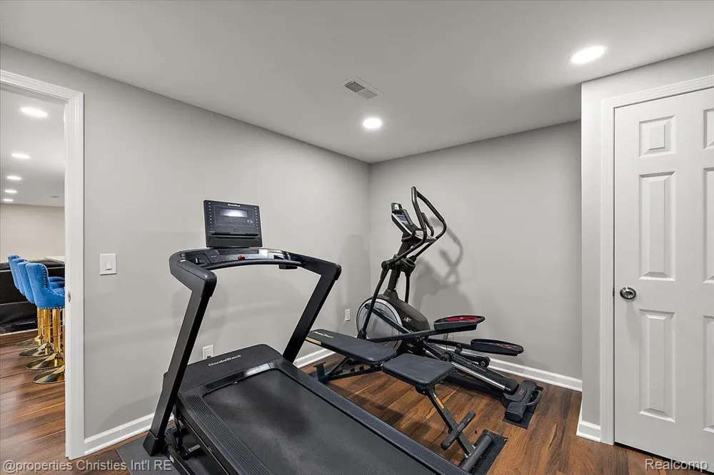 24354 Amanda Lane Novi City, MI 48375