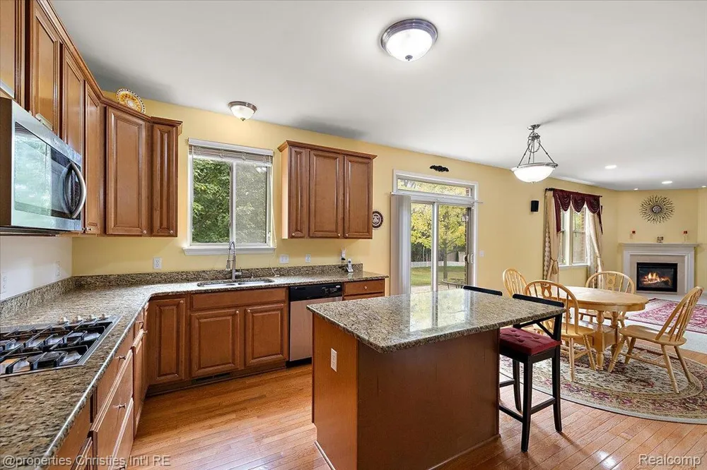 24354 Amanda Lane Novi City, MI 48375