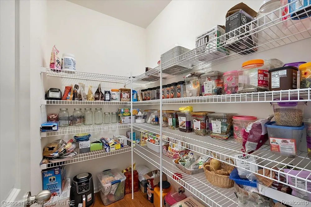 24354 Amanda Lane Novi City, MI 48375