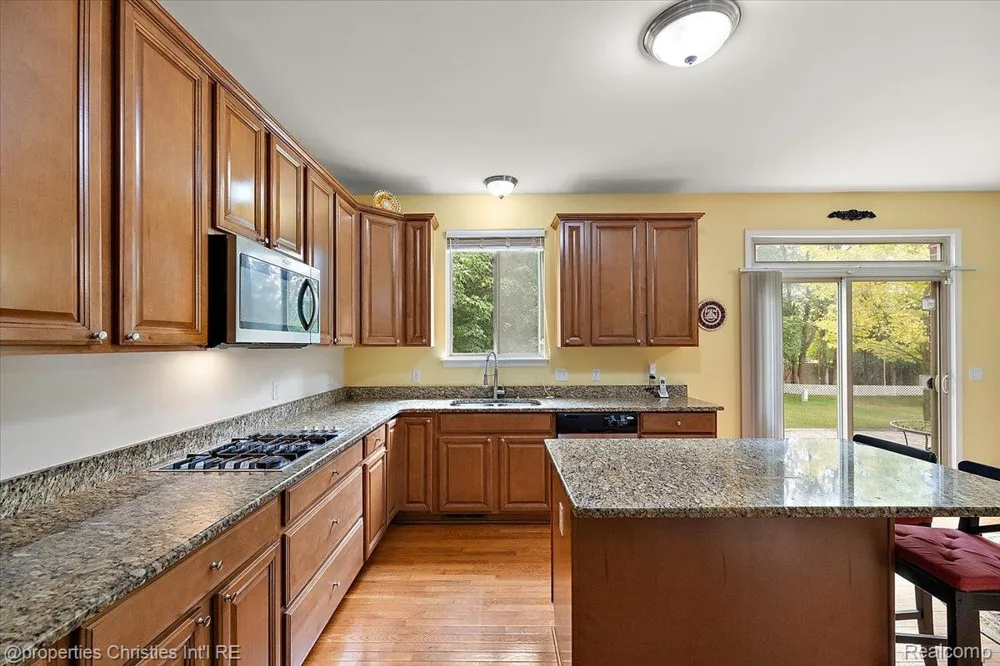 24354 Amanda Lane Novi City, MI 48375