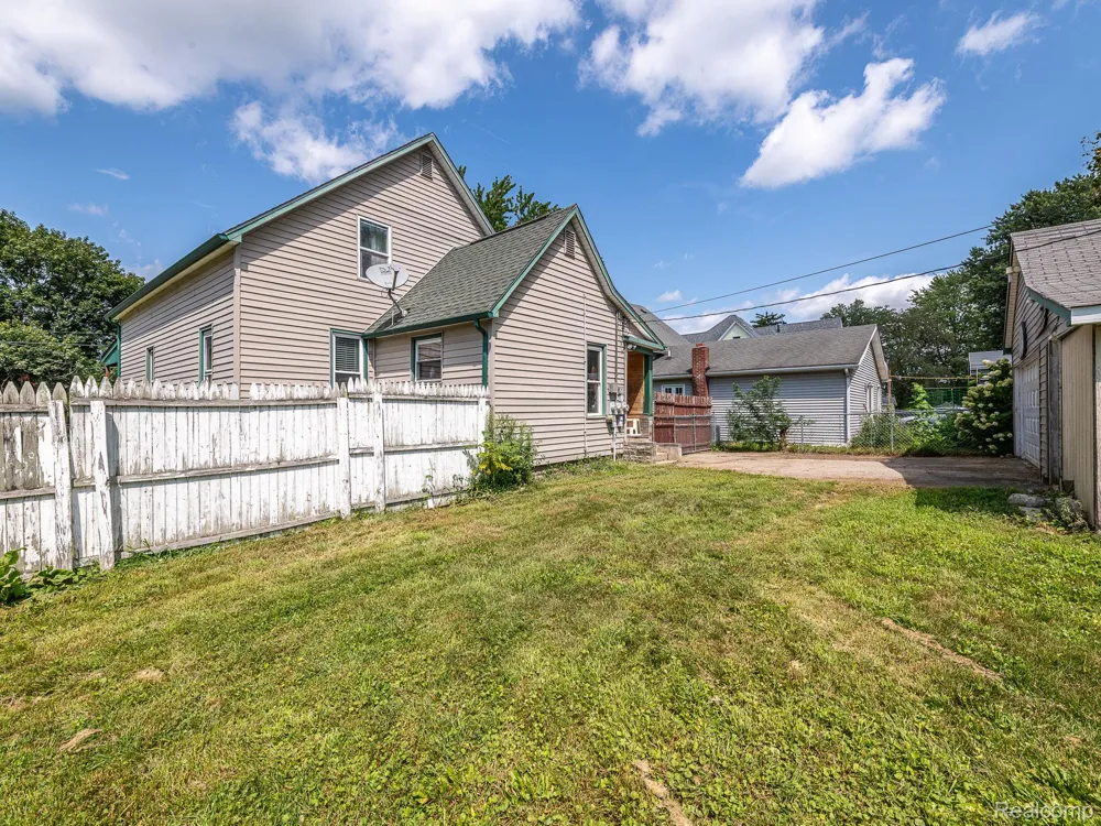 349 Monroe Street Carleton Village, MI 48117